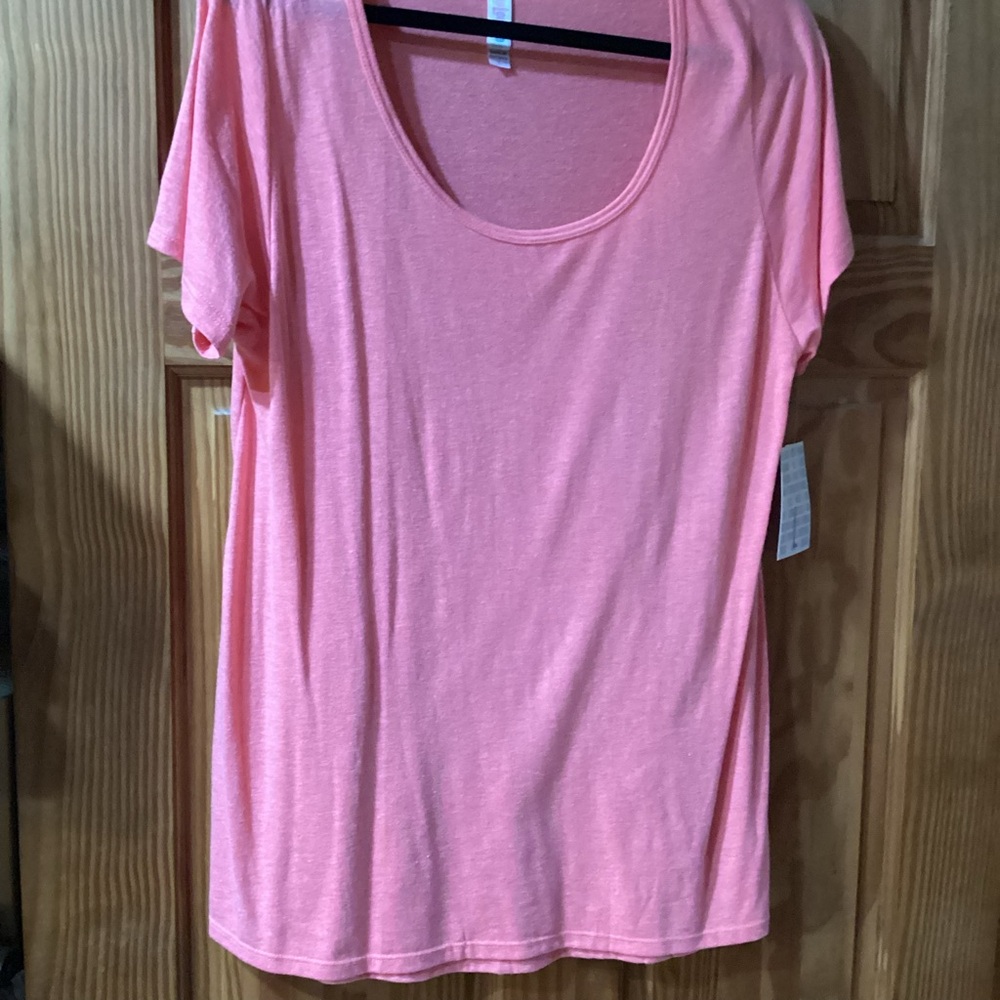 LuLaRoe Christy T in coral pink